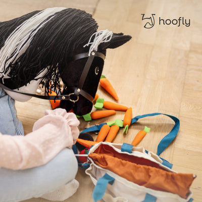Hoofly – Pflegeset für Kinder mit Tasche, Bürste, Striegel & Hufkratzer [TÜV geprüft]